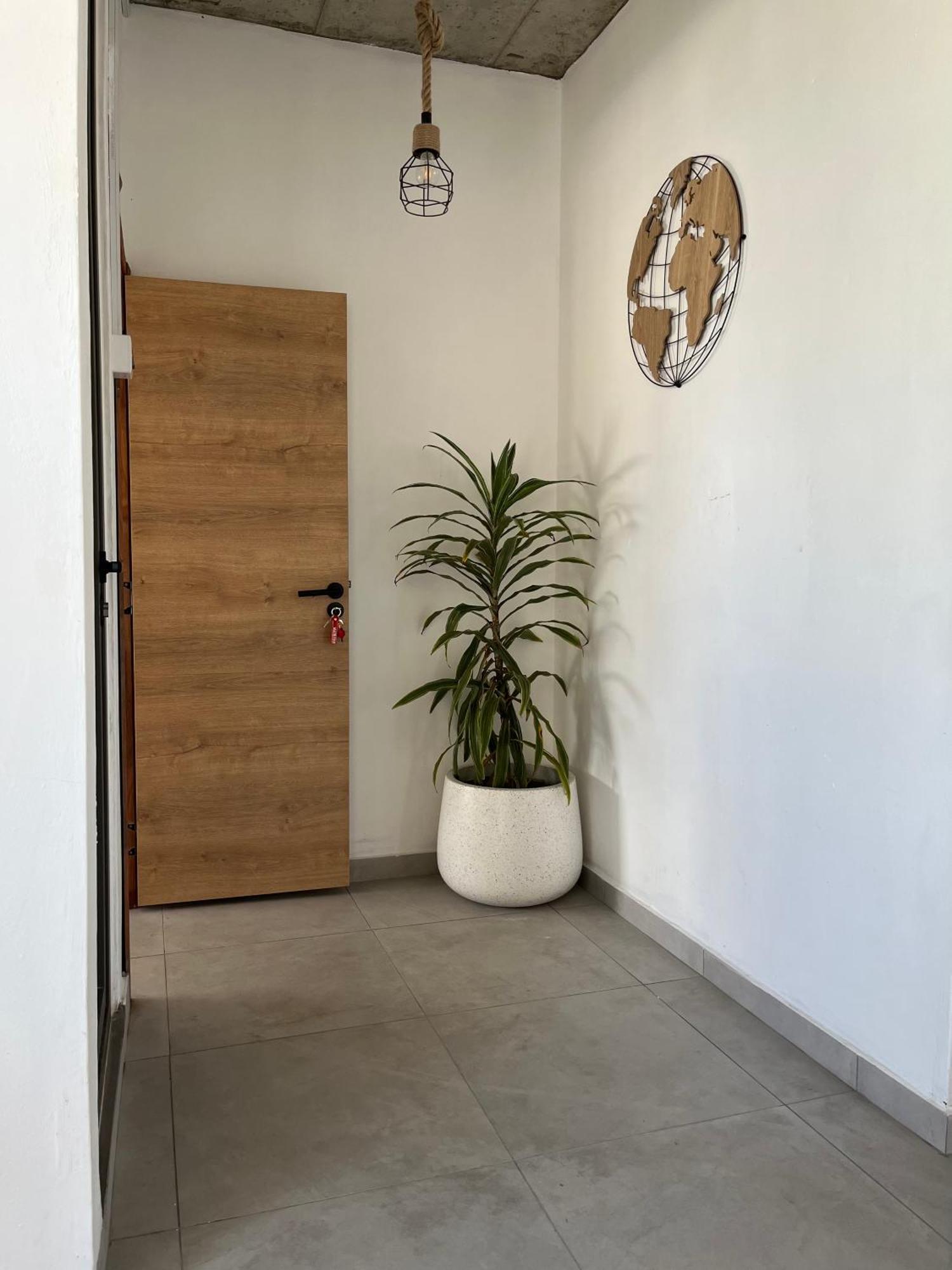 Cosy 2 Bedrooms Apts In Pereybere -Seasons Break Apartment Pereybere Beach Exterior foto