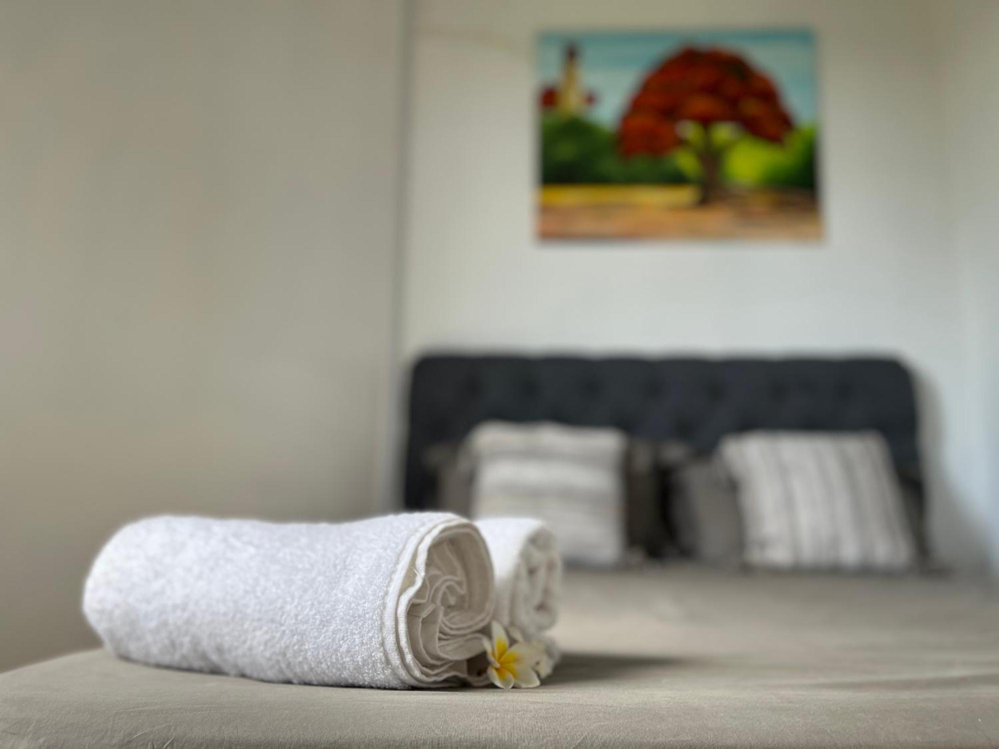 Cosy 2 Bedrooms Apts In Pereybere -Seasons Break Apartment Pereybere Beach Exterior foto