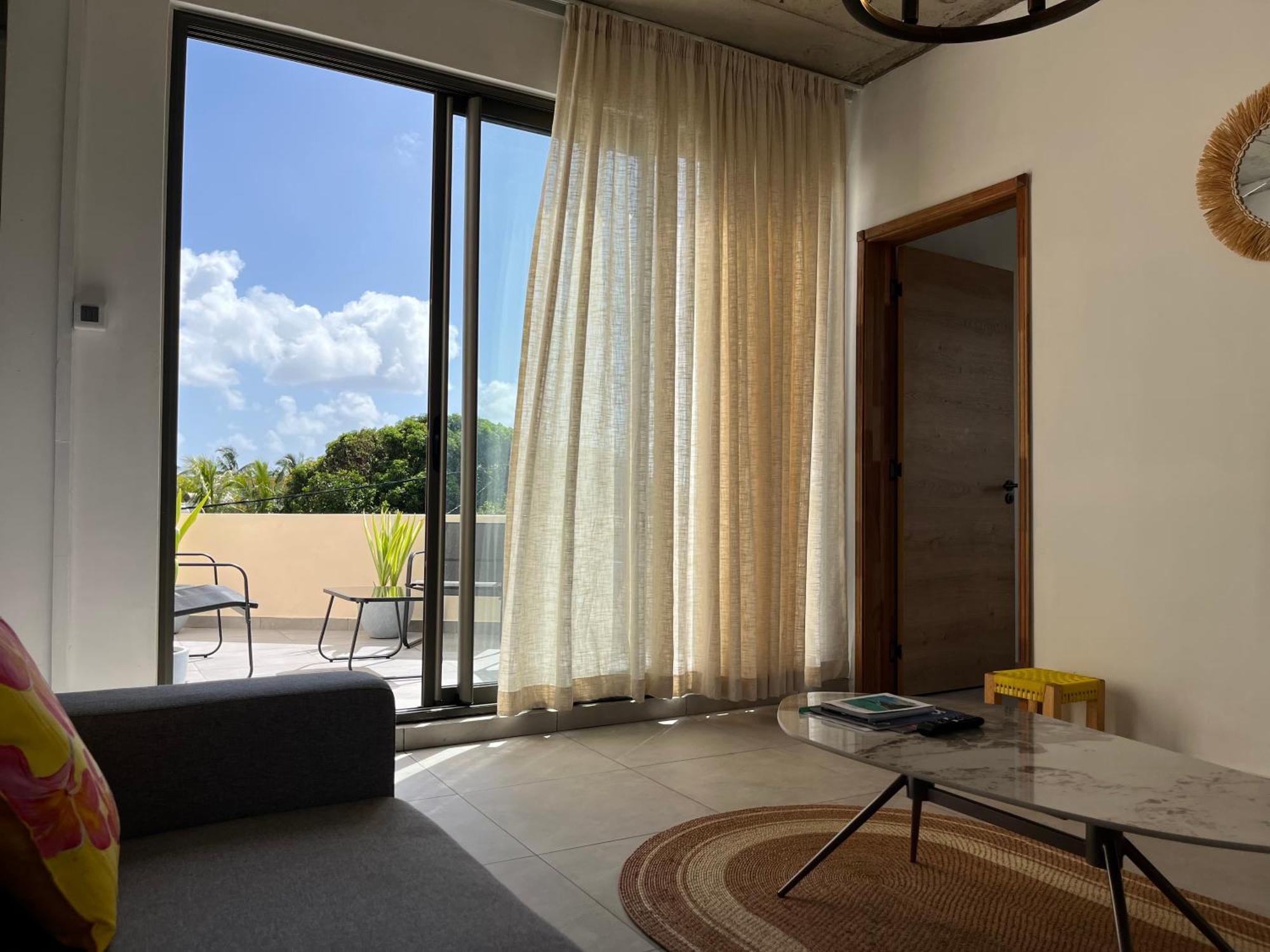 Cosy 2 Bedrooms Apts In Pereybere -Seasons Break Apartment Pereybere Beach Exterior foto