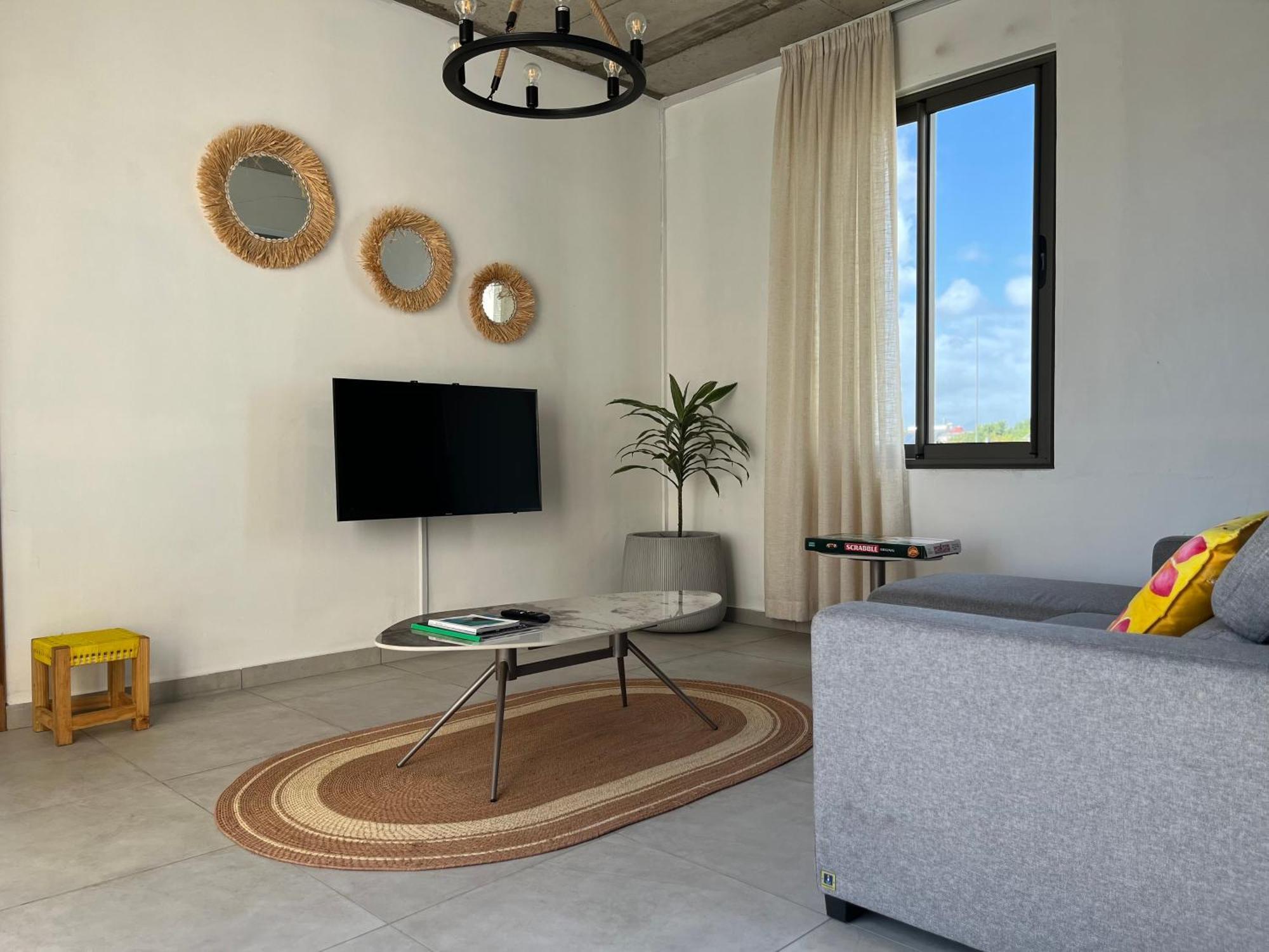 Cosy 2 Bedrooms Apts In Pereybere -Seasons Break Apartment Pereybere Beach Exterior foto